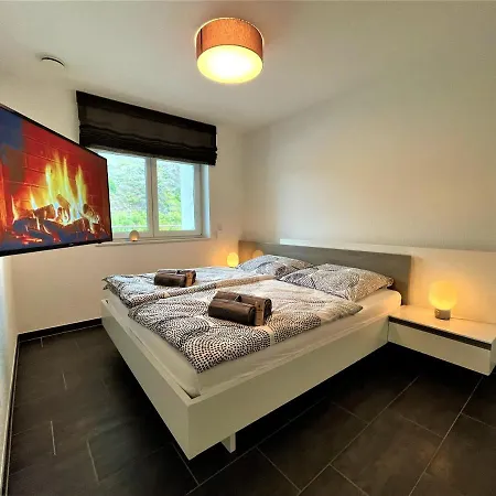 Villa Moselufer, Aussicht Auf Burg Cochem Und Mosel, Barrierefrei , Balkon