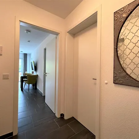 Moselufer, Aussicht Auf Burg Und Mosel, Barrierefrei , Balkon Appartement *