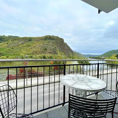 Villa Moselufer, Aussicht Auf Burg Cochem Und Mosel, Barrierefrei , Balkon Apartman *