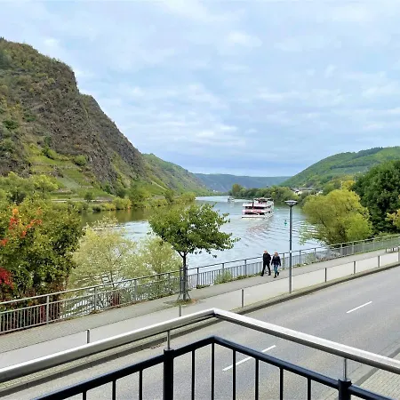 Moselufer, Aussicht Auf Burg Und Mosel, Barrierefrei , Balkon Cochem