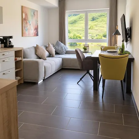 Appartement Moselufer, Aussicht Auf Burg Und Mosel, Barrierefrei , Balkon