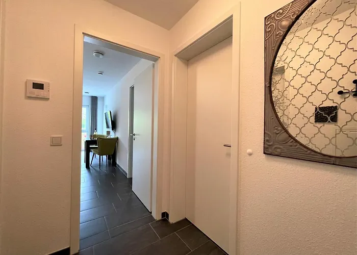 Moselufer, Aussicht Auf Burg Und Mosel, Barrierefrei , Balkon アパート *