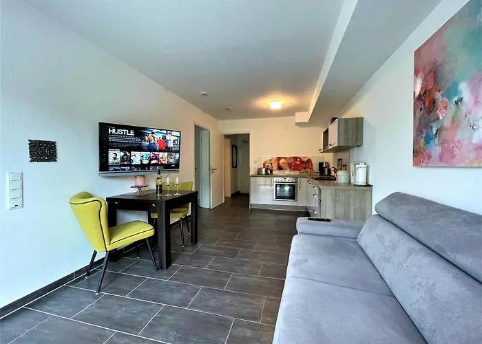 Moselufer, Aussicht Auf Burg Und Mosel, Barrierefrei , Balkon アパート コッヘム