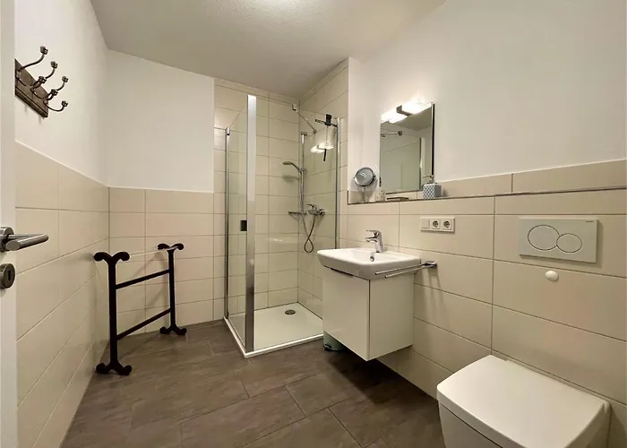 Moselufer, Aussicht Auf Burg Und Mosel, Barrierefrei , Balkon *